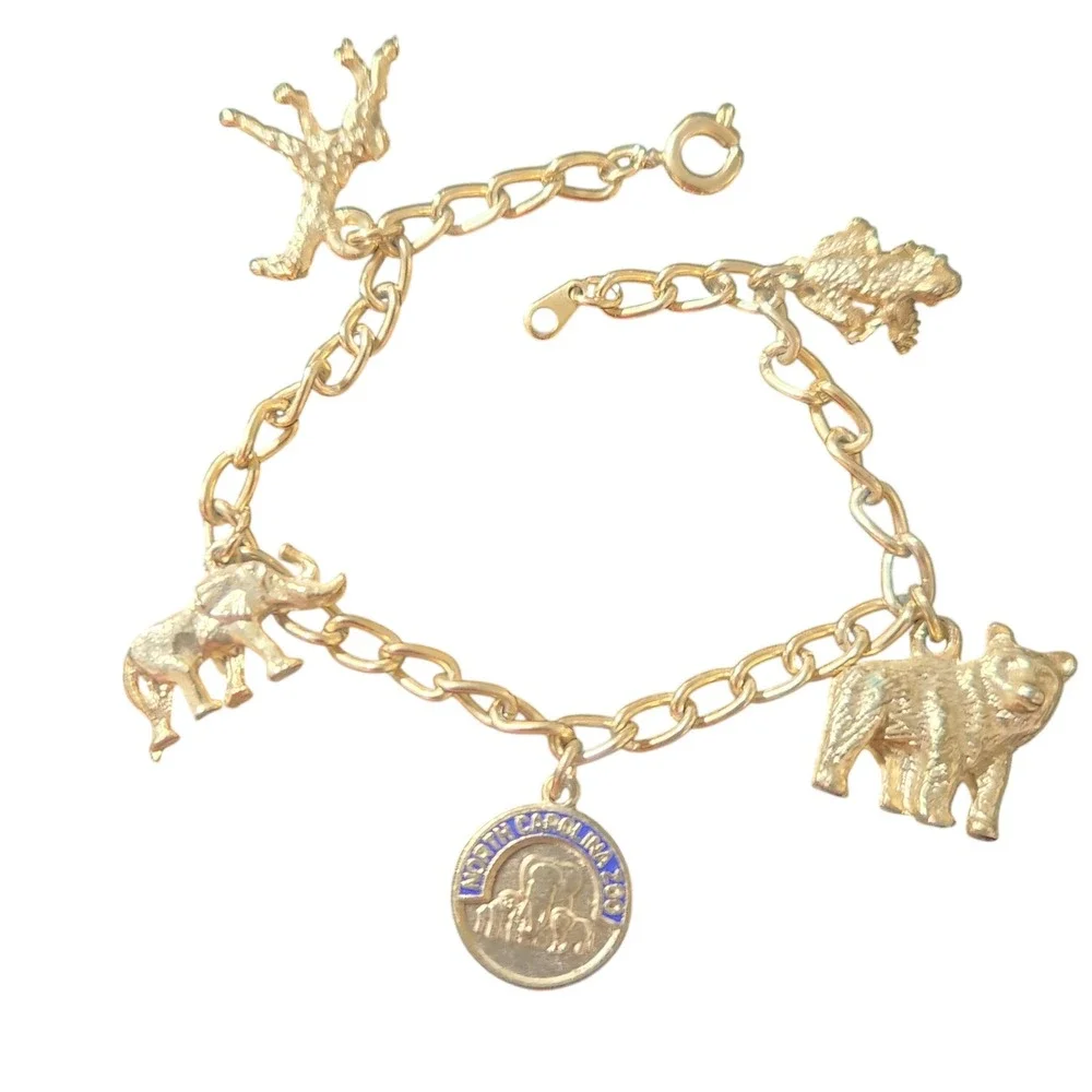 Vintage North Carolina Zoo Gold Tone Animal Charm Bracelet Giraffe Elephant Bear